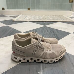 On Running Women’s Light Beige Athletic Shoes